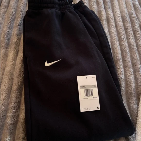 New nike sweat pants - Picture 2 of 4